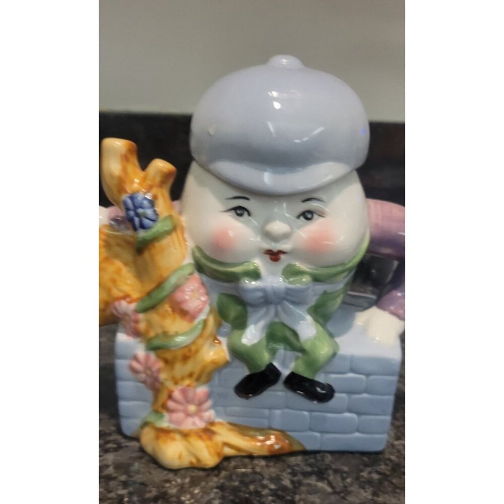 Vintage Humpty Dumpty Decotative Tea Pot 1970s